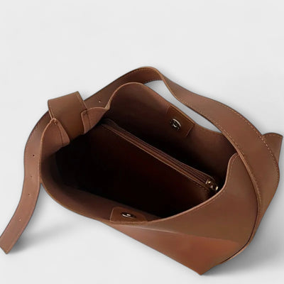 Monika. – Elegantná kožená taška cez rameno