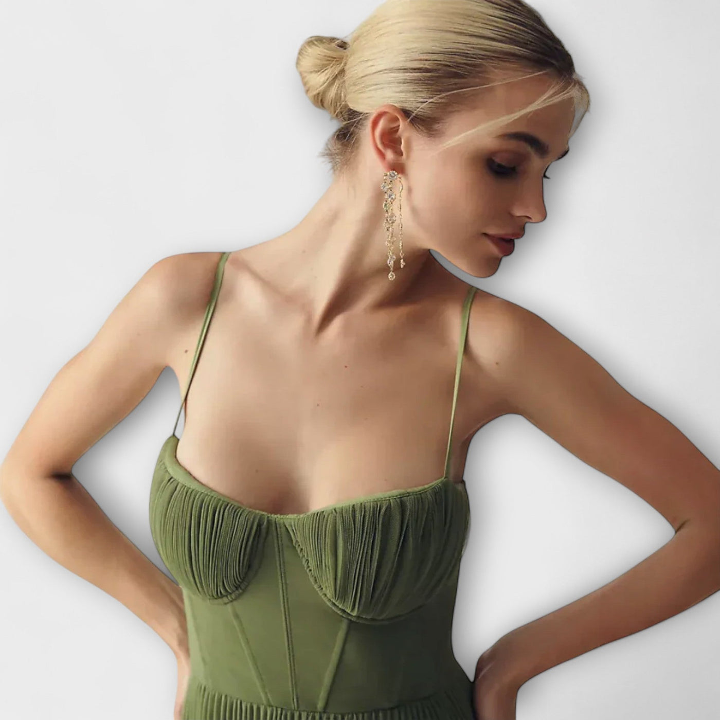 Lucrezia - Elegantné šaty s šarmom
